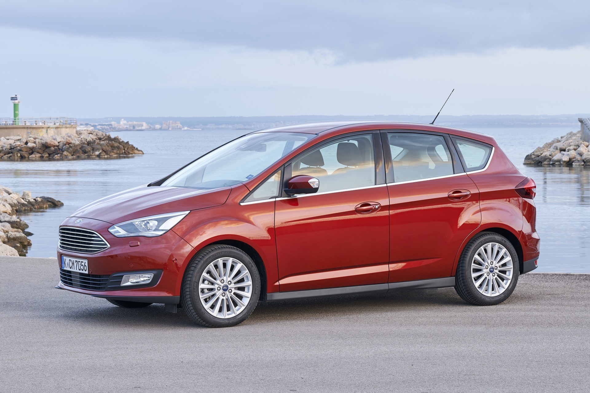 Купить ц макс. Ford c Max 2015. Ford c-Max 2017. Ford c Max 2018. Ford c Max 2016.