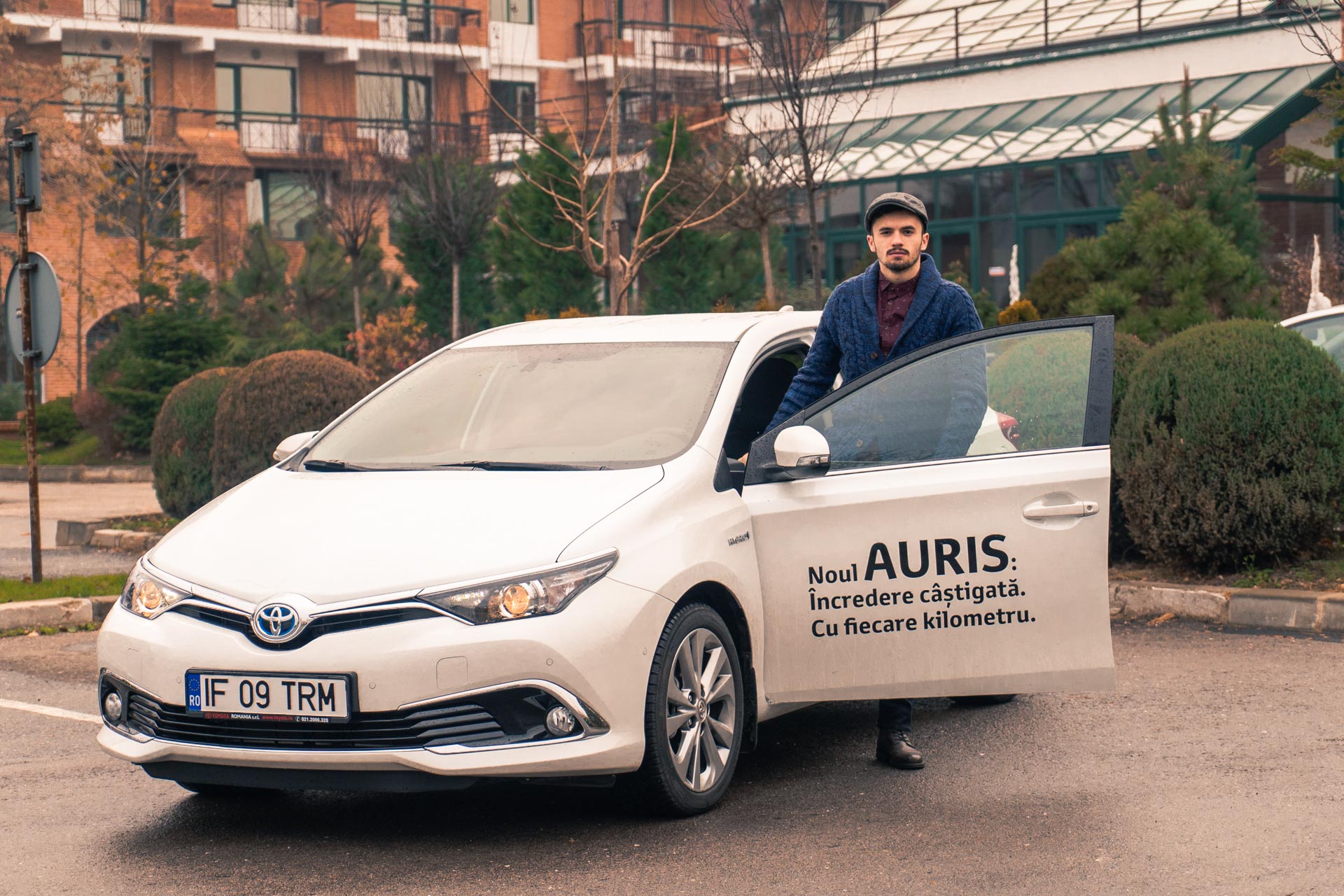 toyota-auris-hybrid-4